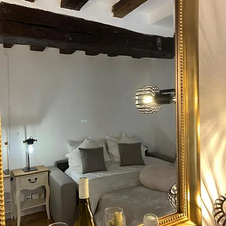 Cosy Flat Near Le Marais 巴黎