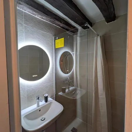 Cosy Flat Near Le Marais 公寓