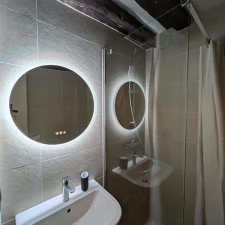 Cosy Flat Near Le Marais 巴黎