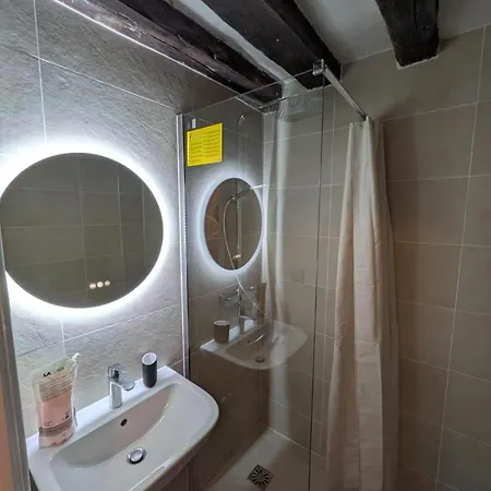 Cosy Flat Near Le Marais 公寓